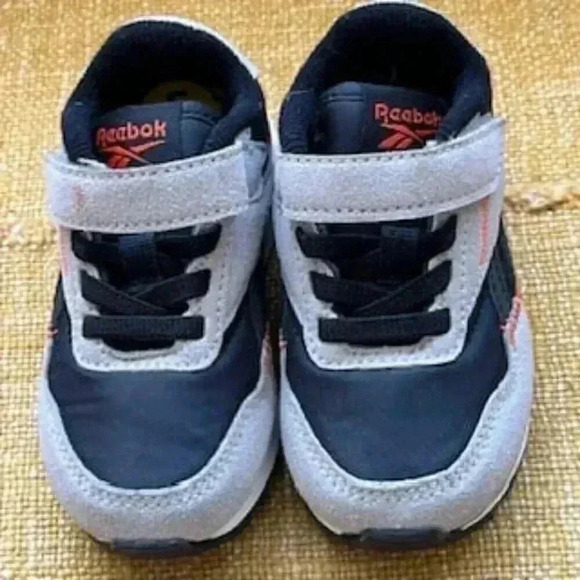 Reebok Slip On Velcro Strap Vegan Suede Sneakers Toddler Boys shoes Sz 5 - Picture 2 of 8